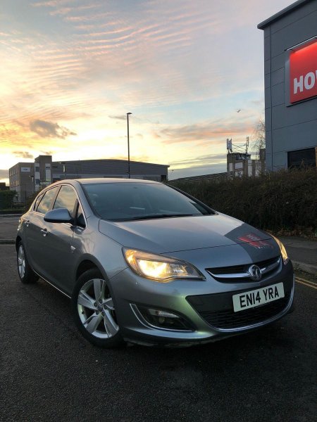 VAUXHALL ASTRA 1.6 16v SRi Auto Euro 5 5dr